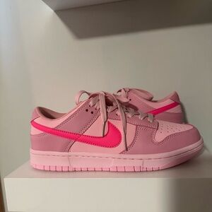nike dunk low triple pink *never worn
